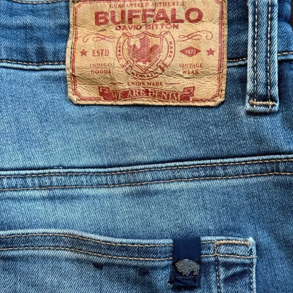 Buffalo Freedom Series Slim Ash Medium Wash Denim Straight Leg Jeans Men's Sz 40